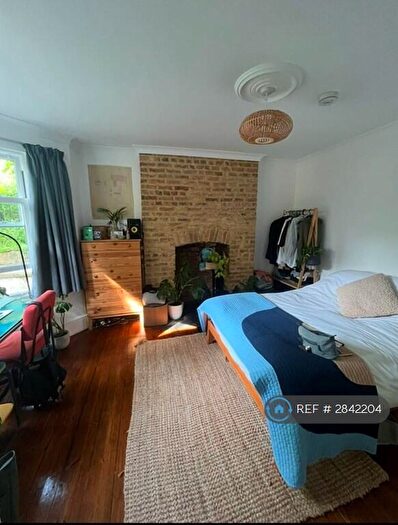 2 Bedroom Flat To Rent In Barry Road, London, SE22