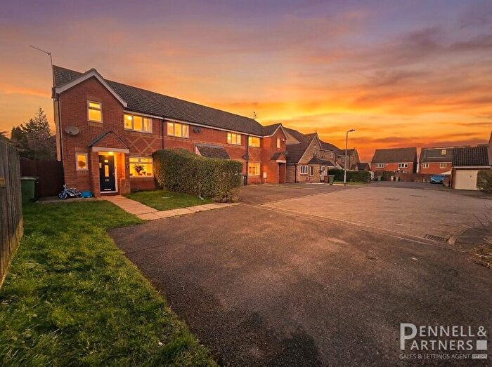 3 Bedroom End Of Terrace House For Sale In Helmsley Court, Peterborough, PE2