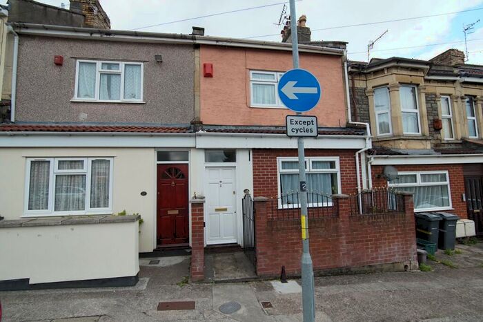 1 Bedroom Apartment To Rent In Raymend Road, Victoria Park, Bristol, BS3