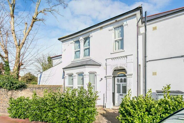 Studio To Rent In Wanstead Park Avenue, E12