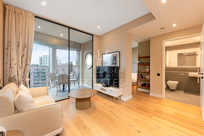 Studio To Rent In L-, Electric Boulevard, Battersea, SW11