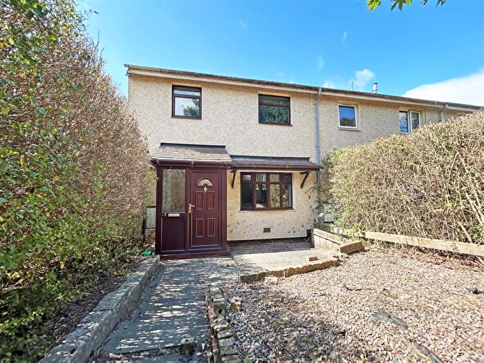 2 Bedroom End Of Terrace House To Rent In Henning Gardens, Top Valley, Nottingham, NG5