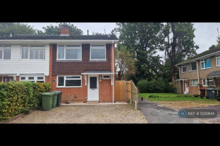 3 Bedroom Semi-Detached House To Rent In Eling Close, Winchester, SO22