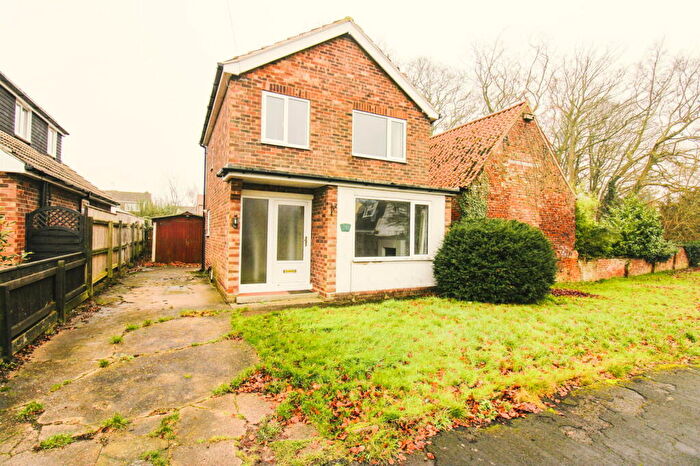3 Bedroom Detached House For Sale In Manor Close, Keelby, Grimsby, DN41