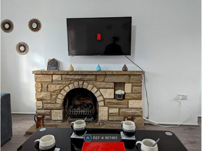 3 Bedroom Semi-Detached House To Rent In Stevenage Crescent, Borehamwood, WD6