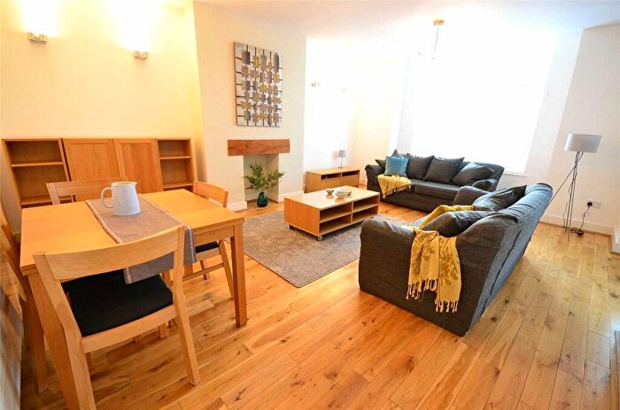 2 Bedroom Apartment To Rent In Moorfield Road, Didsbury, Manchester, Manchester, M20