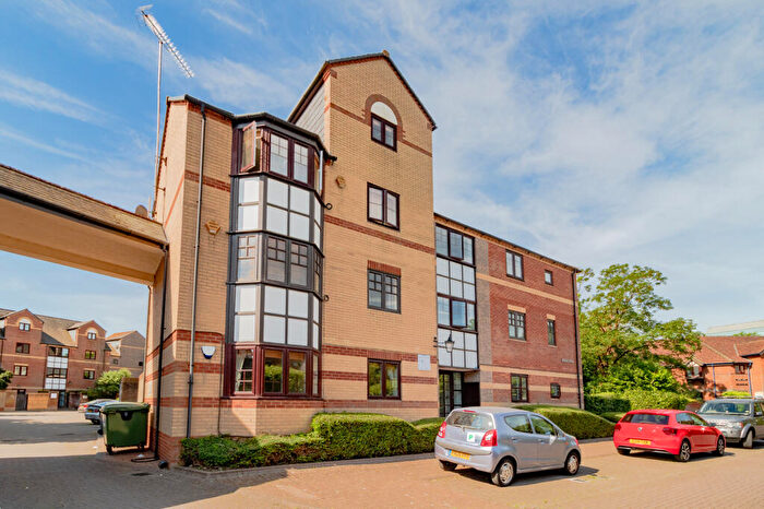 1 Bedroom Apartment To Rent In Waterside Gardens, RG1