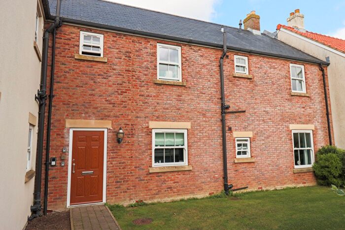 2 Bedroom Flat For Sale In Moor Road, Filey, YO14