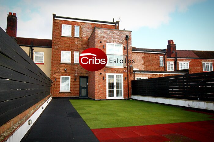 2 Bedroom Flat To Rent In Burwood Close, Tolworth, KT6