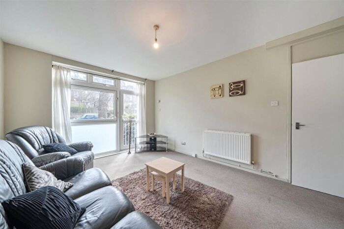 1 Bedroom Property For Sale In Alexandra Walk, London, SE19
