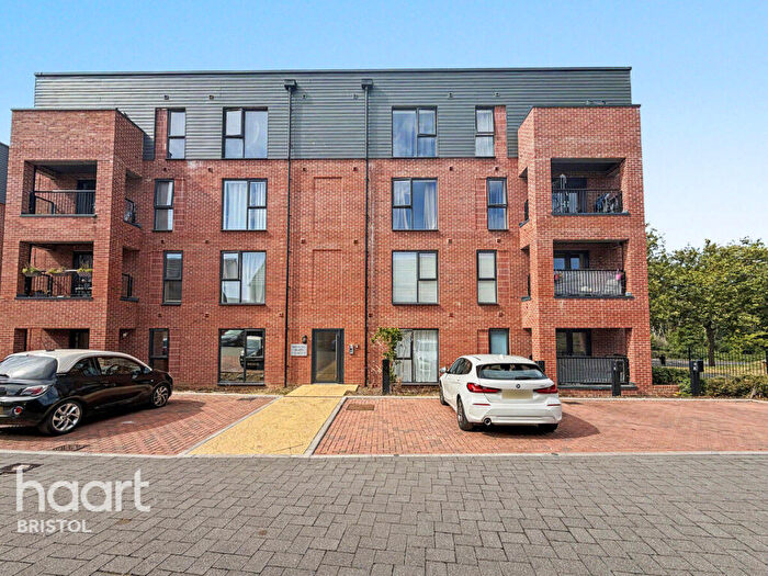 1 Bedroom Flat For Sale In English Oak, Bristol, BS13