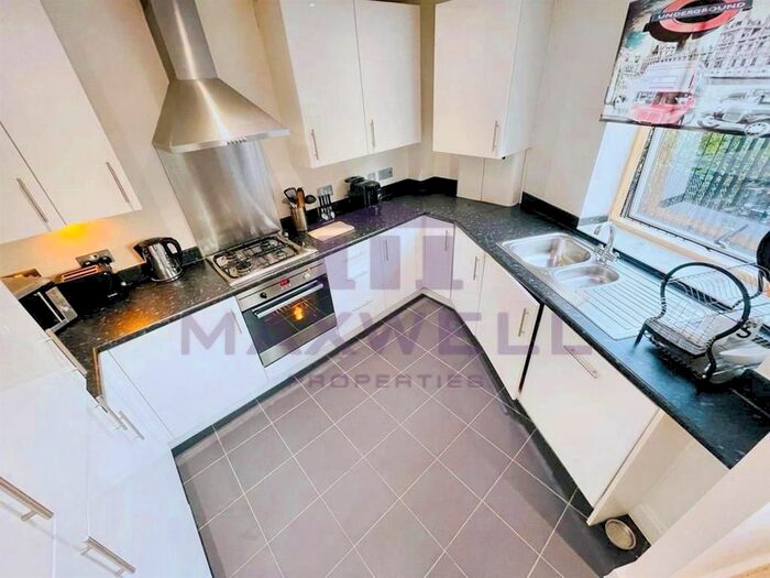 1 Bedroom Flat To Rent In Pearmaine House, Apple Grove, Harrow, HA2