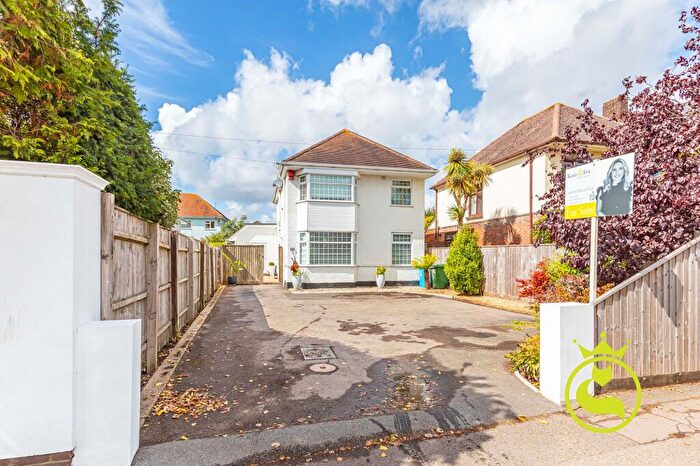 6 Bedroom Detached House For Sale In Sandbanks Road, Poole, BH14