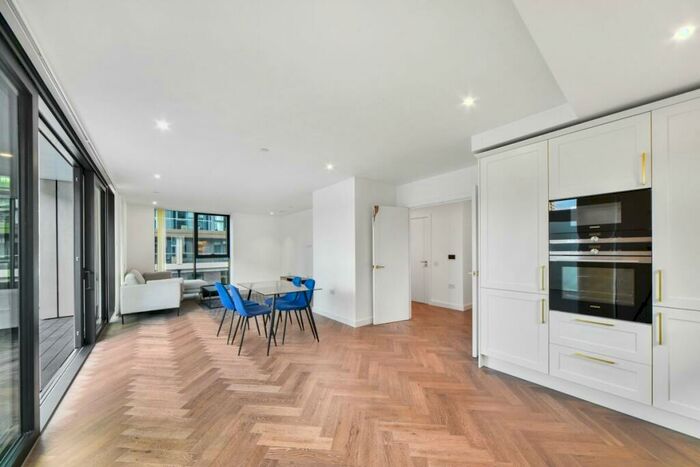 2 Bedroom Apartment To Rent In Gauging Square London, E1W