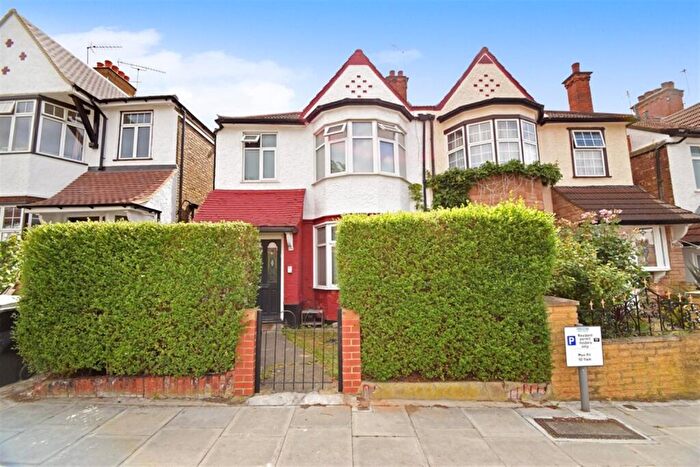 3 Bedroom House To Rent In Leeside Crescent, Golders Green, NW11