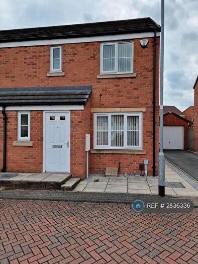 3 Bedroom Semi Detached House To Rent In Pennwell Garth, Leeds, LS14