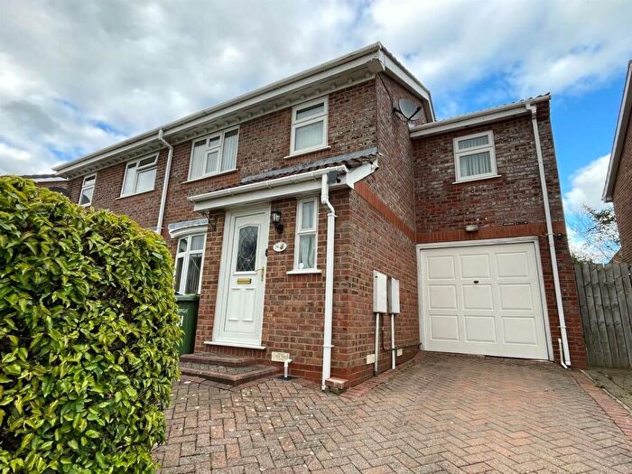 4 Bedroom Semi-Detached House For Sale In Hailstone Drive, Northallerton, DL6