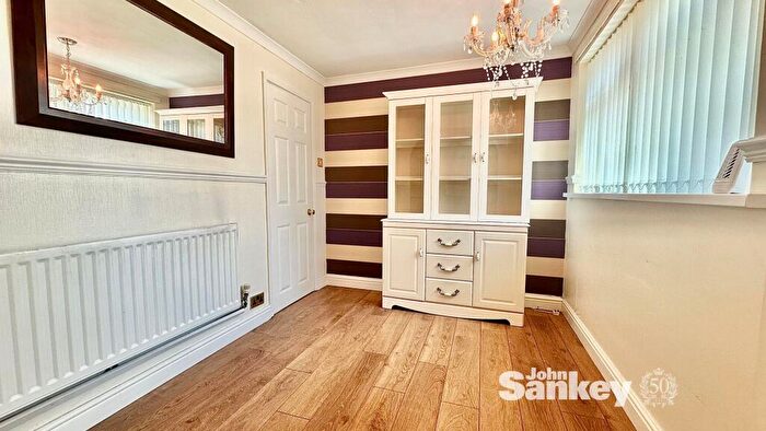 2 Bedroom Detached House For Sale In Westfield Drive, Mansfield, NG19