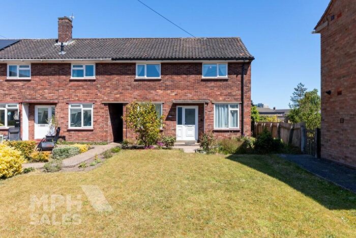 3 Bedroom Semi-Detached House For Sale In Williamson Close, NR7