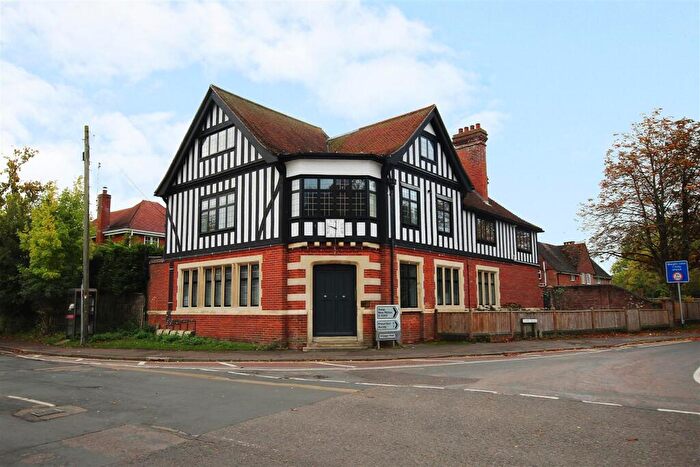 2 Bedroom Apartment To Rent In Sway Road, Brockenhurst, SO42