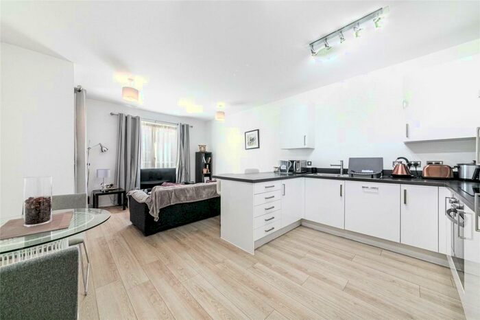 1 Bedroom Apartment To Rent In Eddington Court, Silvertown Square, London, E16