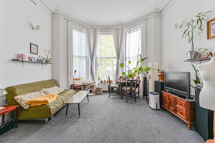 1 Bedroom Flat For Sale In Manor Park, Hither Green, London, SE13