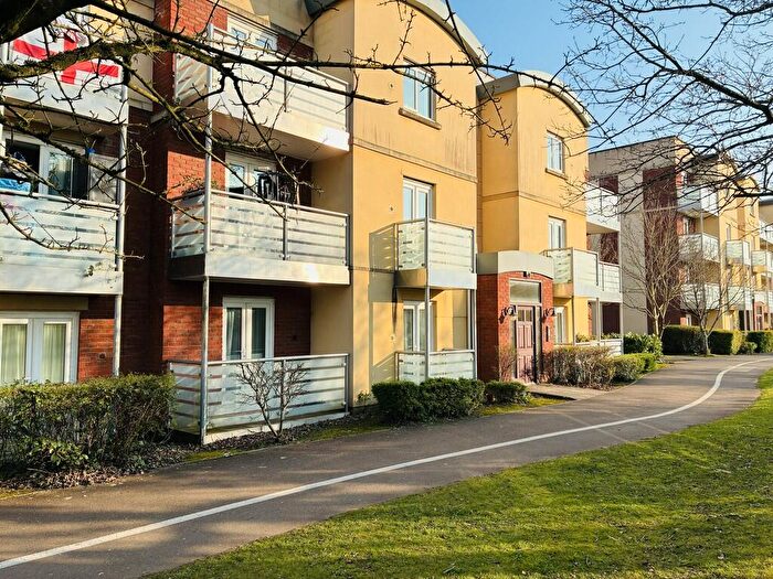 2 Bedroom Apartment For Sale In Heraldry Walk, EX2