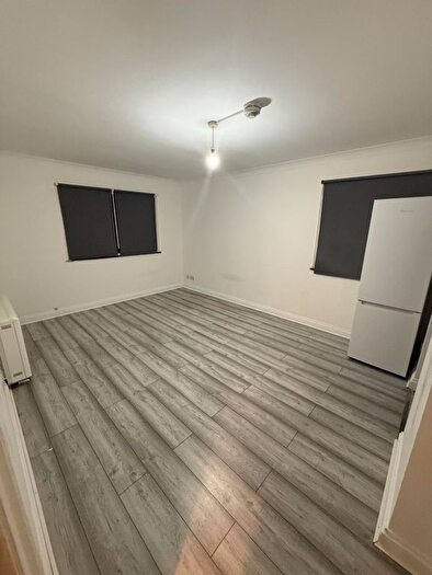 1 Bedroom Flat To Rent In Hickory Close, London, N9