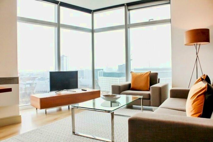 2 Bedroom Apartment To Rent In Great Northern Tower, Watson Street, Manchester, M3