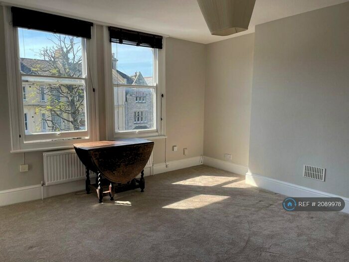 2 Bedroom Flat To Rent In Norton Road, Hove, BN3