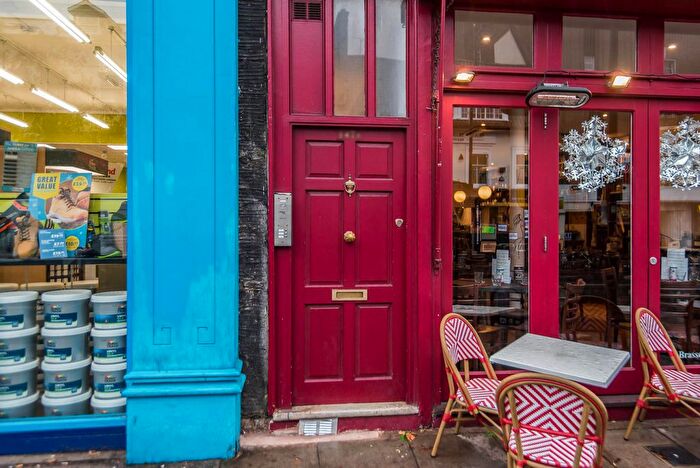 2 Bedroom Flat To Rent In Upper Richmond Road, London, SW15