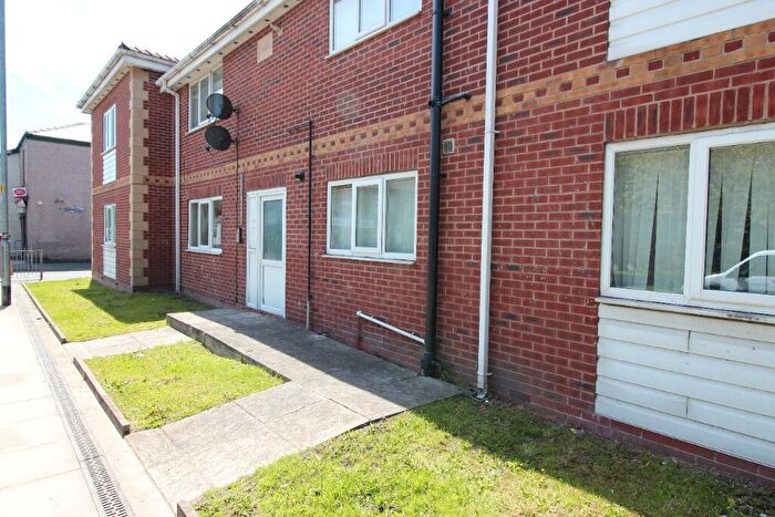 2 Bedroom Flat To Rent In Thistle Gardens, Radcliffe, M26