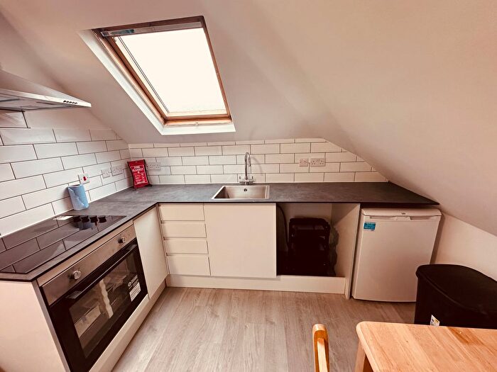 2 Bedroom Flat To Rent In Belmont Road, London, N15