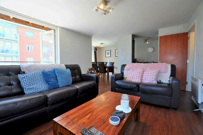 2 Bedroom Apartment To Rent In Colombo Square, Worsdell Drive, Gateshead, NE8