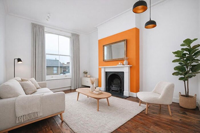 2 Bedroom Flat For Sale In Burlington Mews, W3