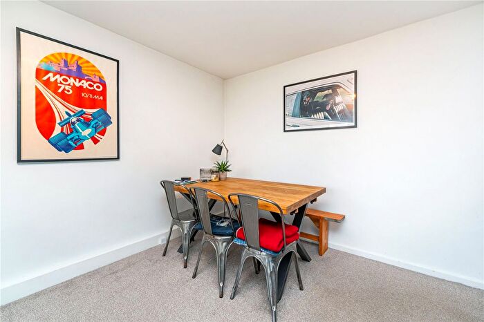 2 Bedroom Flat For Sale In Fairlight, Hampton, Middlesex, TW12