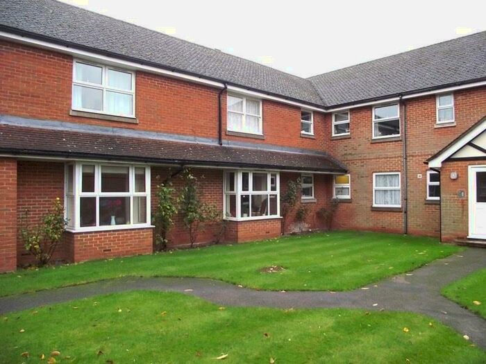 1 Bedroom Apartment To Rent In High Wycombe, Buckinghamshire, HP13