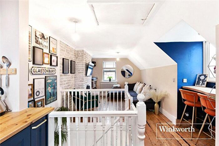 2 Bedroom Apartment To Rent In Finchley Park, North Finchley, London, N12