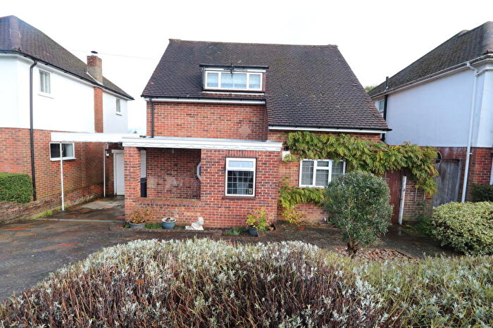 3 Bedroom Detached House To Rent In Bishops Close, Coulsdon, CR5