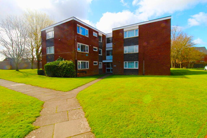 2 Bedroom Flat For Sale In Holly Park Drive, Birmingham, B24