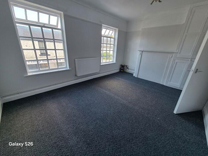 2 Bedroom Flat To Rent In Chester Road, Neston, Cheshire West And Chester, CH64