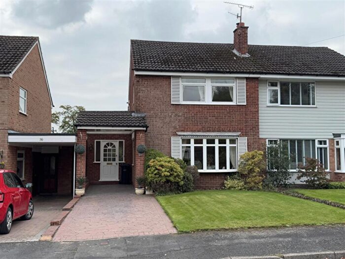 3 Bedroom Semi Detached House For Sale In Robins Close, Stourbridge, DY8