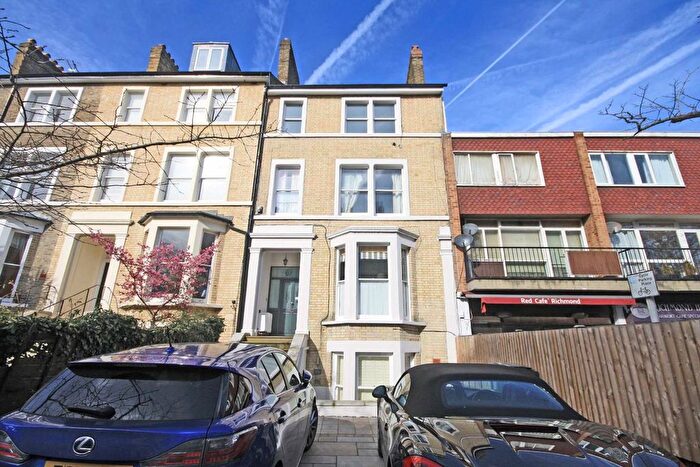 1 Bedroom Flat To Rent In Friars Stile Road, Richmond, TW10