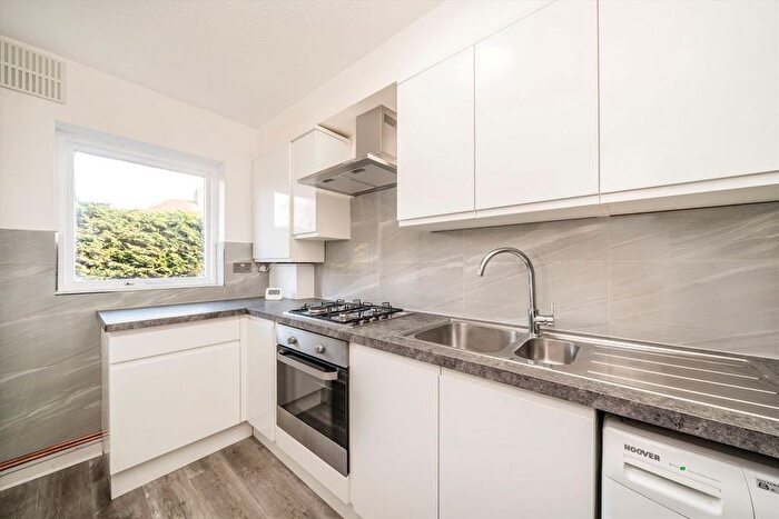 1 Bedroom Flat To Rent In Norman Road, South Wimbledon, SW19