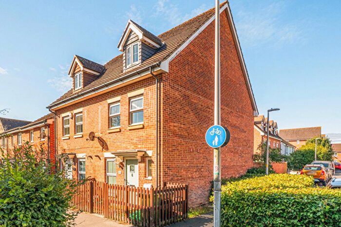 3 Bedroom Semi-Detached House For Sale In Urquhart Road, Thatcham, RG19