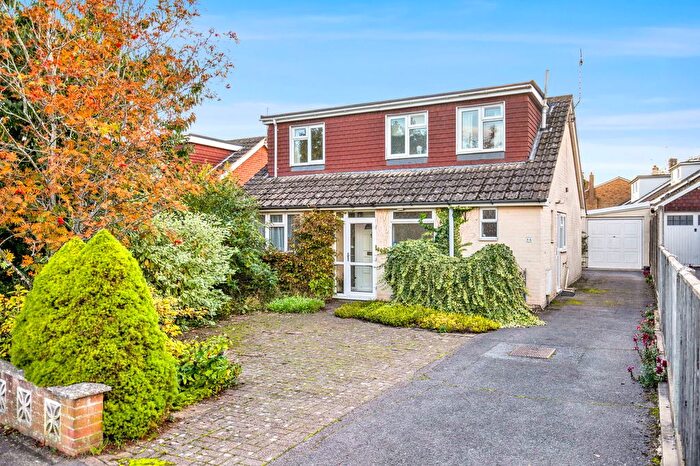 4 Bedroom Detached House For Sale In Southview Rise, Alton, GU34