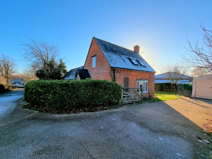 2 Bedroom Cottage To Rent In Main Street, Padbury, Buckingham, Buckinghamshire, MK18