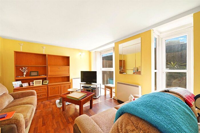 3 Bedroom Flat For Sale In Bakersfield, Crayford Road, London, N7