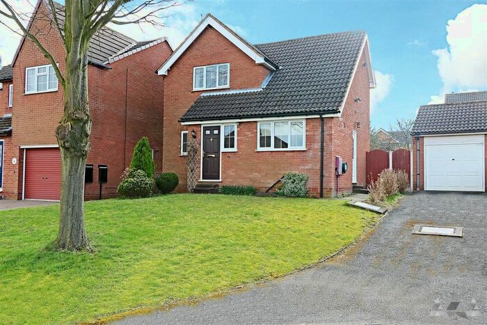 3 Bedroom Detached House To Rent In Atholl Close, Walton, Chesterfield, Derbyshire, S42