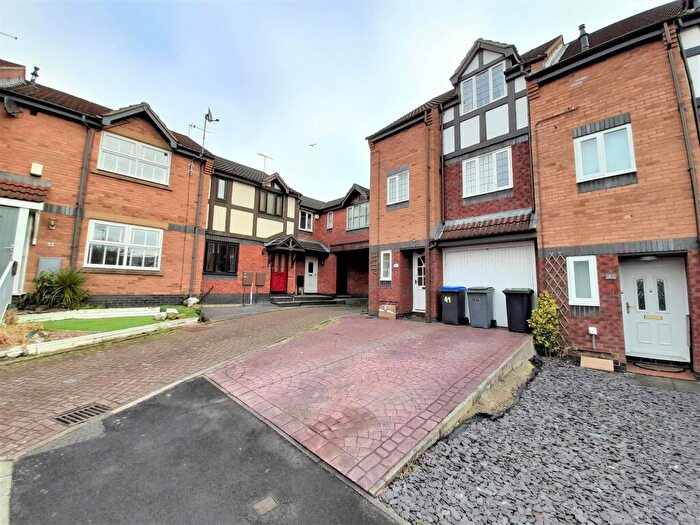 2 Bedroom Flat To Rent In Dauntesey Avenue, Blackpool, FY3